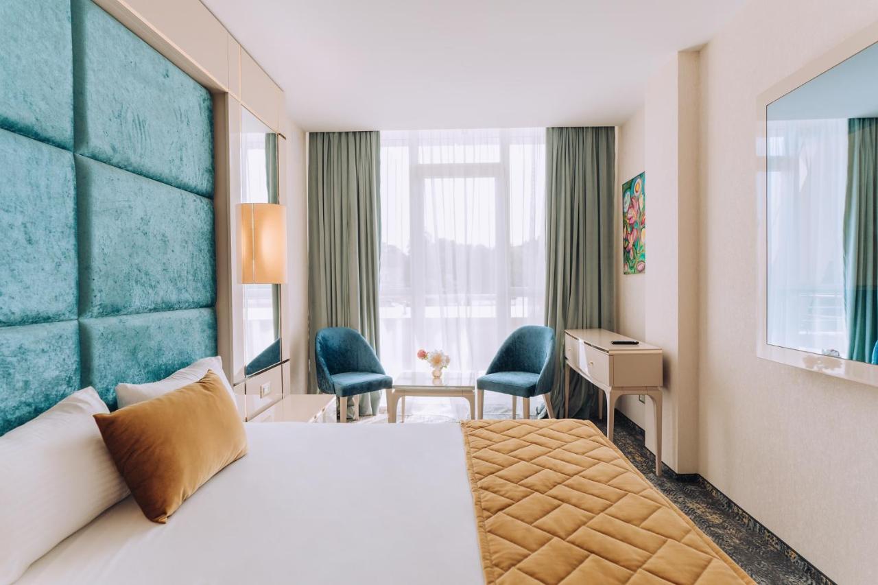 Hotel Perla Baile 1 Mai Eksteriør billede